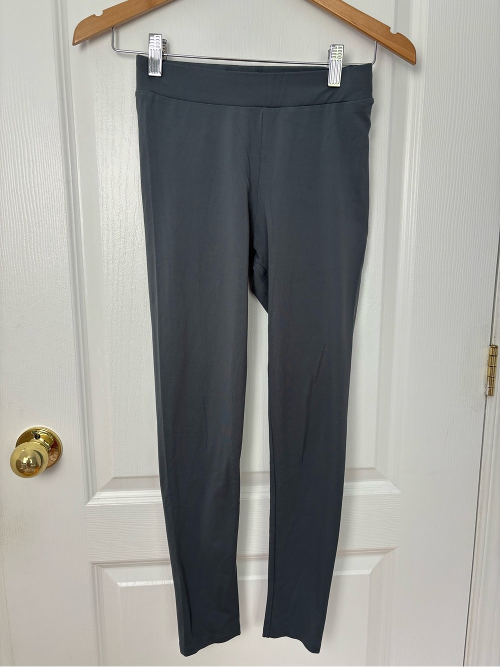 Aritzia Babaton Contour Leggings Grey Size S #235